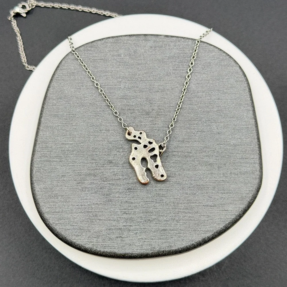 N/A distinctive silver